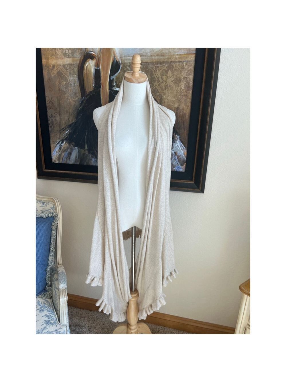 NWT Alice + Olivia Sample!! Beige Ruffle Knit Scarf & Wrap One Size